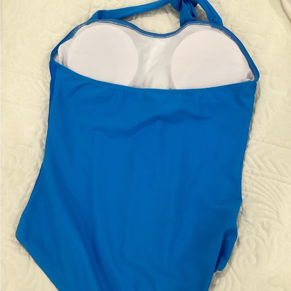 Swimsuit - Picture 4 of 4